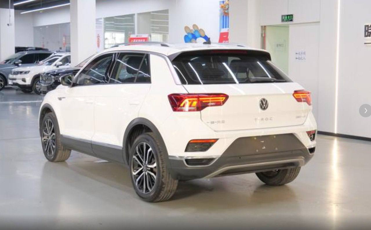 Volkswagen T-Roc — вид 3